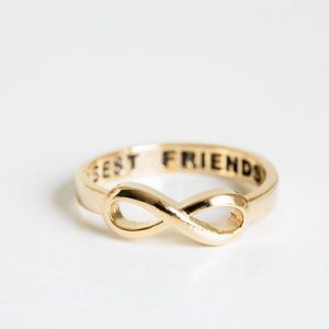 Best Friend Lucky Number 8 Ring – Size US 6.5